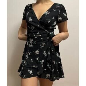 Abercrombie & Fitch Black Floral Short Sleeve Ruffled Wrap Mini Dress Size M
